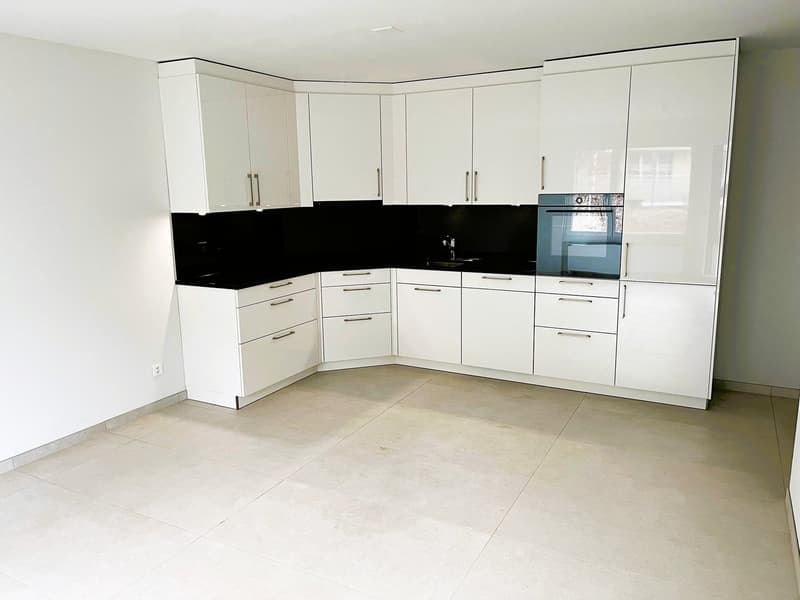 Moderne 2.5-Zimmer-Wohnung direkt neben dem Bahnhof (1)