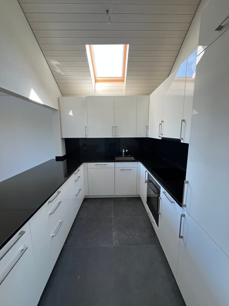 Charming 4.5-room attic apartment on Alte Obfelderstrasse in Affoltern am Albis (6)