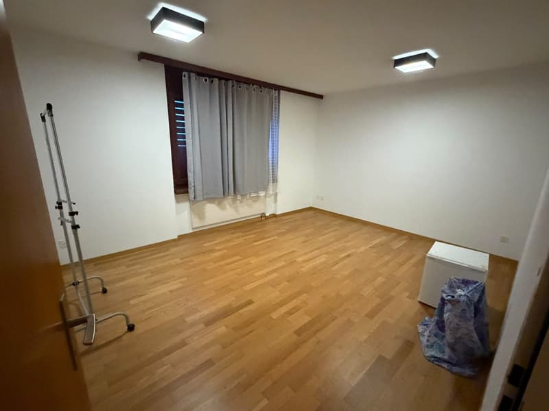 Zentral gelegene 3.5-Zimmer-Gartenwohnung in Affoltern a. A. (3)