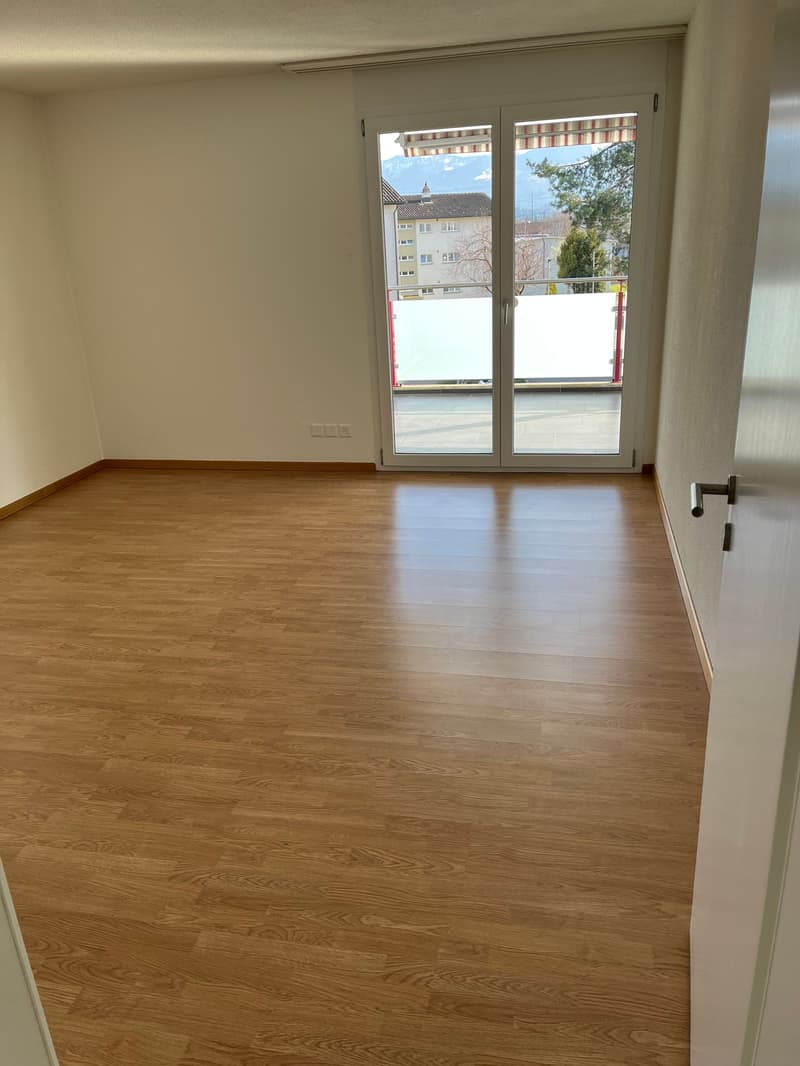 Appartamento luminoso 3.5 locali con balcone sud a Eschenbach (6)