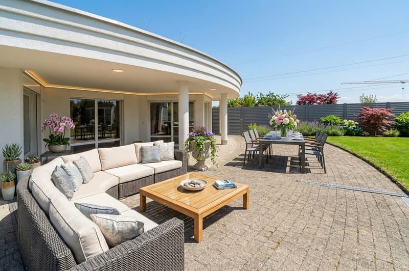 5.5 Zimmer Attikawohnung mit 550 m² Gartenterrasse, ein Traum.... (6)