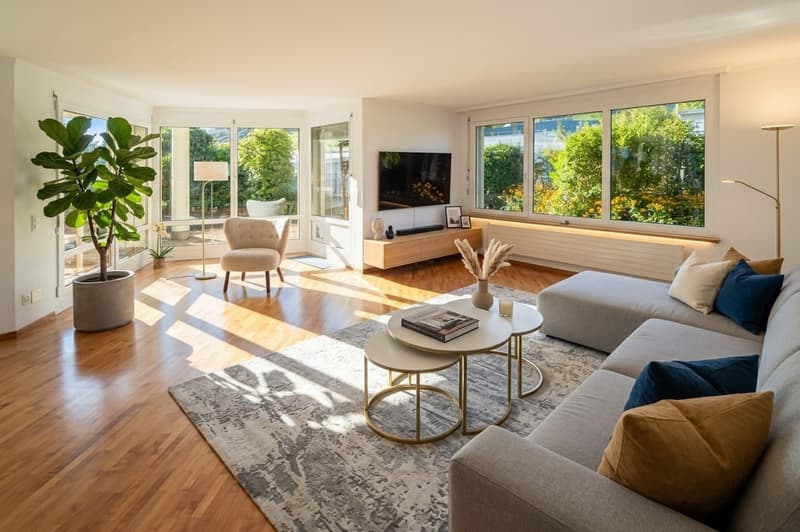 5.5 Zimmer Attikawohnung mit 550 m² Gartenterrasse, ein Traum.... (1)