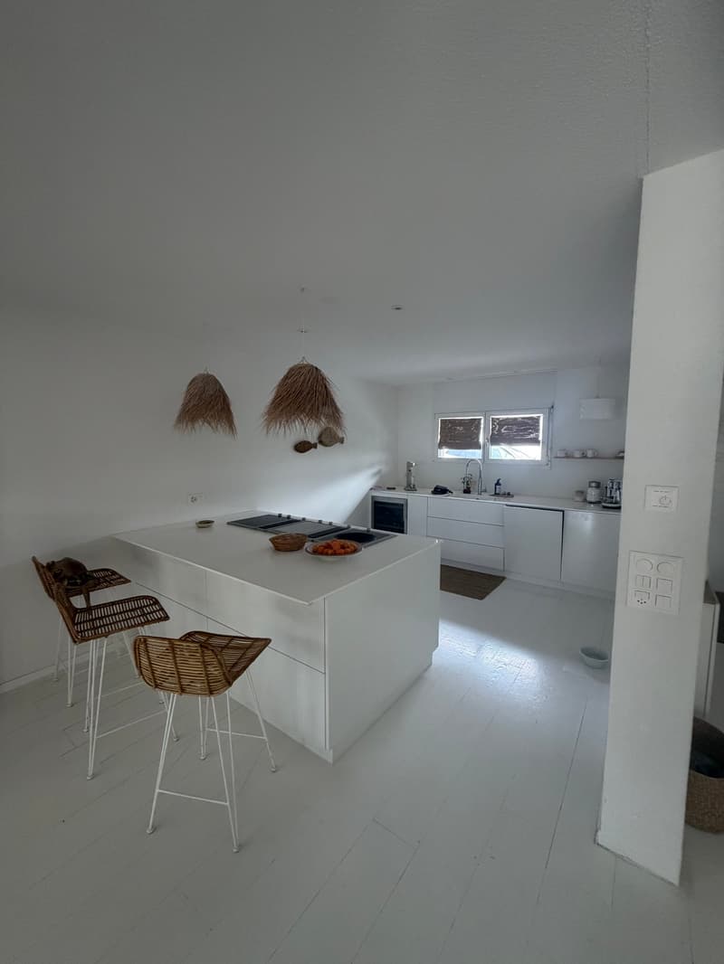 Architettura moderna incontra comfort abitativo – con seminterrato polivalente in una zona tranquilla di Thun (5)