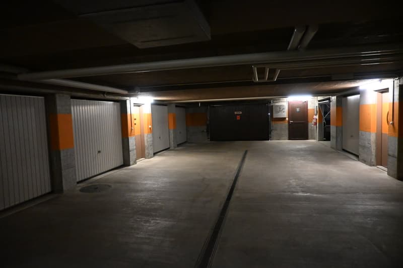 Appartement 3 pièces lumineux avec balcon et piscine à Zürich-Oerlikon (13)