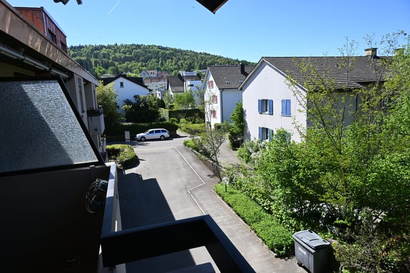 Appartement 3 pièces lumineux avec balcon et piscine à Zürich-Oerlikon (1)
