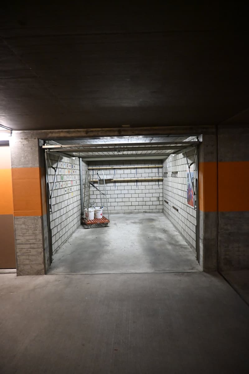 Appartement 3 pièces lumineux avec balcon et piscine à Zürich-Oerlikon (12)