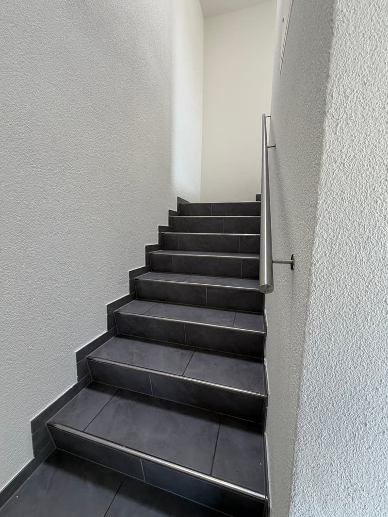 Maison mitoyenne moderne de 5 pièces avec grand jardin et équipement de haute qualité à Abtwil SG (8)