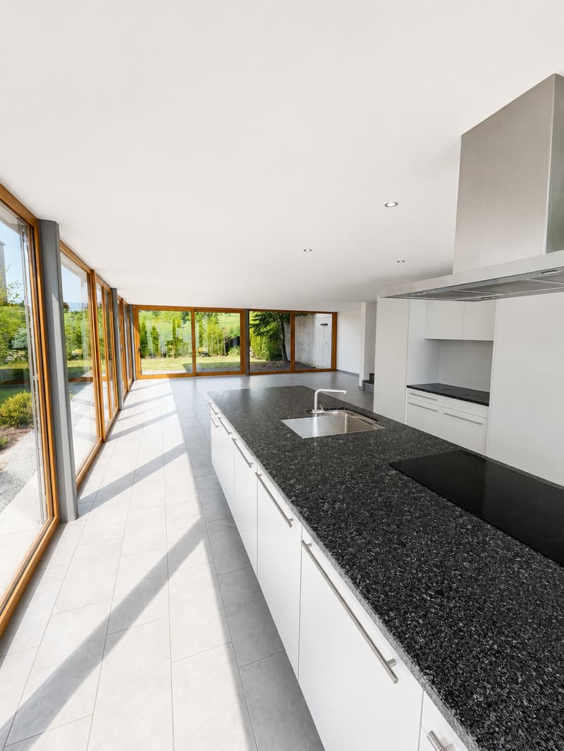 Maison mitoyenne moderne de 5 pièces avec grand jardin et équipement de haute qualité à Abtwil SG (6)