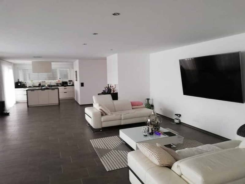 Appartement de jardin exclusif de 4,5 pièces avec double garage et extérieur de rêve (11)