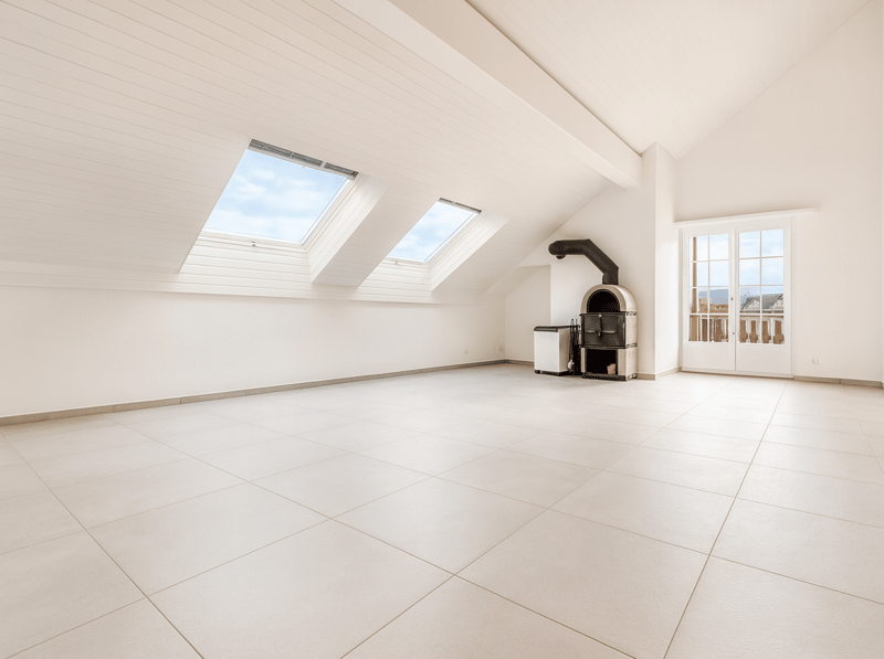 Willkommen in Ihrem neuen Zuhause in Winkel - Exklusive 4.5 Zimmer-Dachwohnung (3)