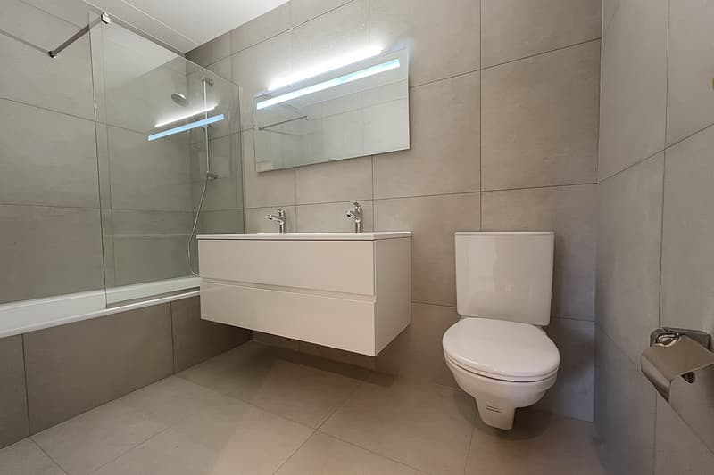 Willkommen in Ihrem neuen Zuhause in Winkel - Exklusive 4.5 Zimmer-Dachwohnung (14)