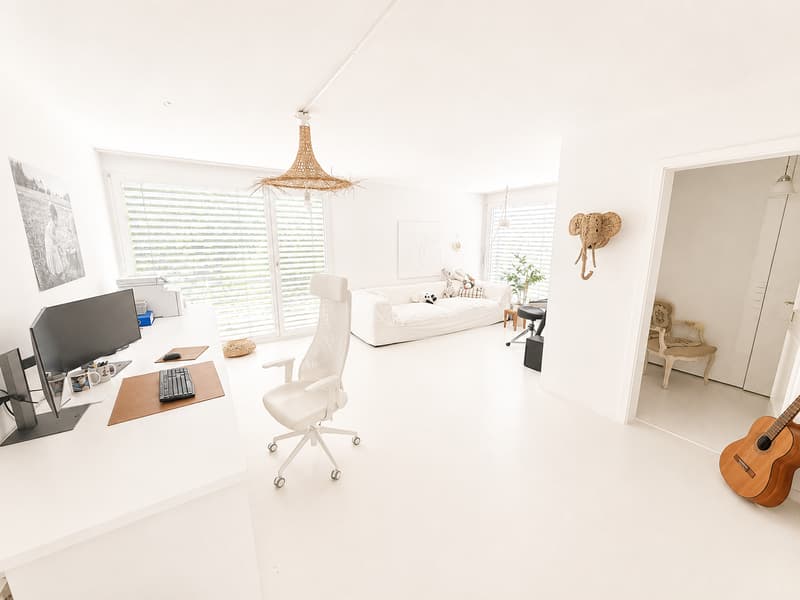 Modernes Einfamilienhaus in Gwatt – grosszügiges Wohnen mit Garten und viel Privatsphäre (10)