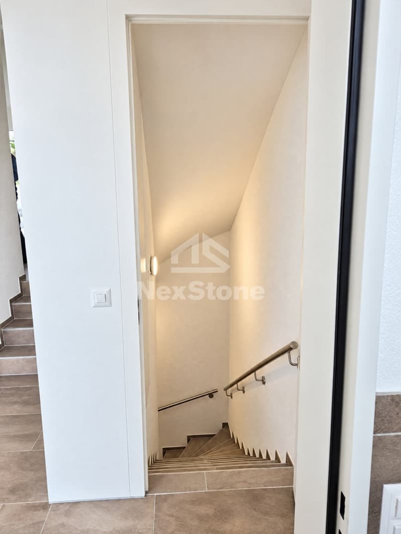 Lichtdurchflutetes Doppeleinfamilienhaus an ruhiger Lage (23)