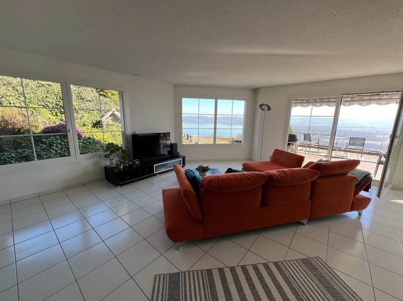Appartamento di 3,5 locali con terrazza e vista lago a Bellerive in vendita (3)
