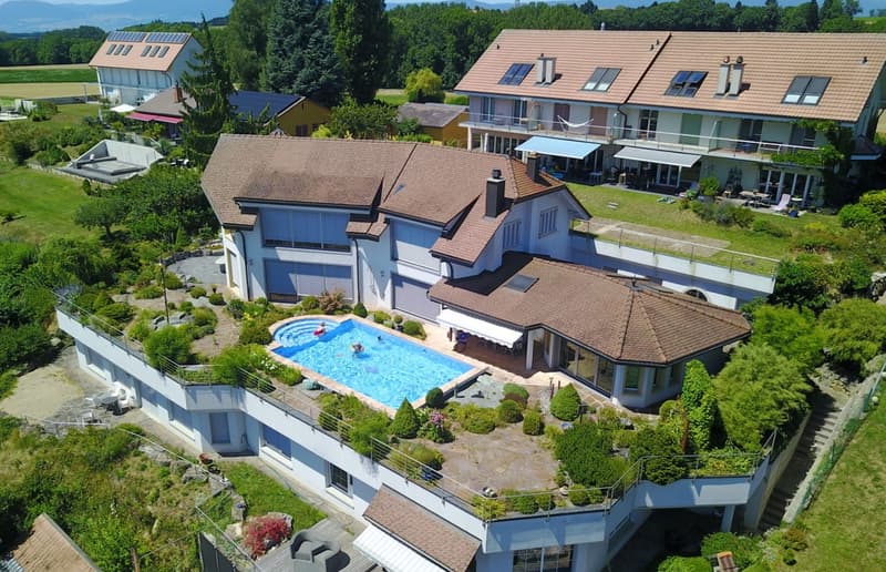 7.5-room terraced house with pool and lake view in Bellerive for sale (2)