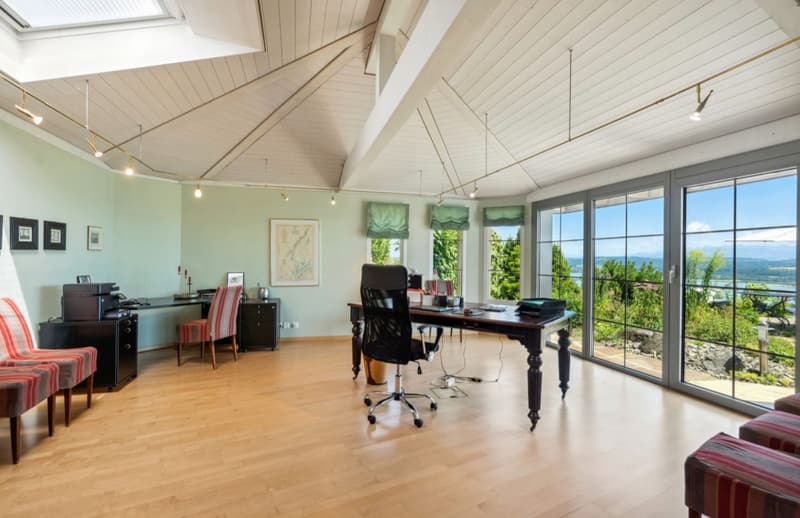 7.5-room terraced house with pool and lake view in Bellerive for sale (13)