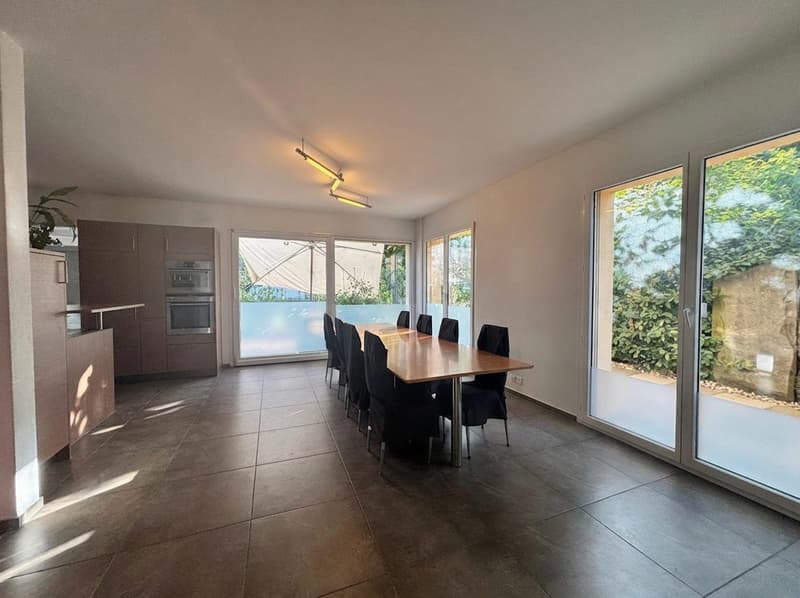Attractive and characterful 8-room single-family house in Kriegstetten (6)