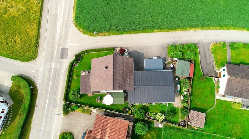 Spacious two-family house with versatile usage possibilities (3)