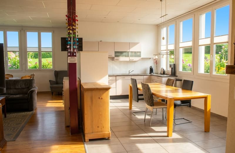 Spacious two-family house with versatile usage possibilities (8)