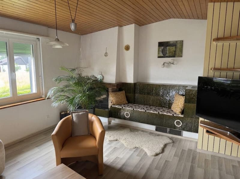 Spacious two-family house with versatile usage possibilities (10)