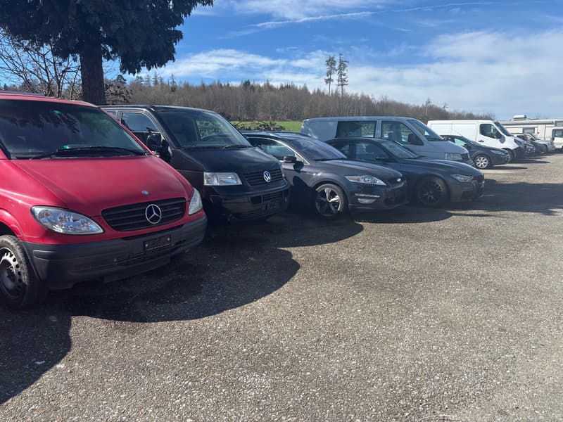 Immeuble résidentiel et commercial rentable, 3 unités, 120 places de parking (4)