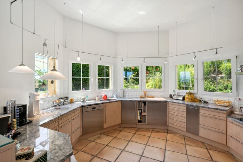 11-room villa with pool and panoramic lake view in Bellerive for sale (13)