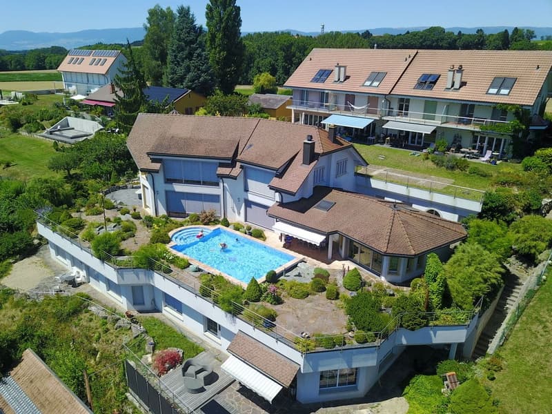 11-Zimmer-Villa mit Pool und Panoramaseesicht in Bellerive kaufen (7)