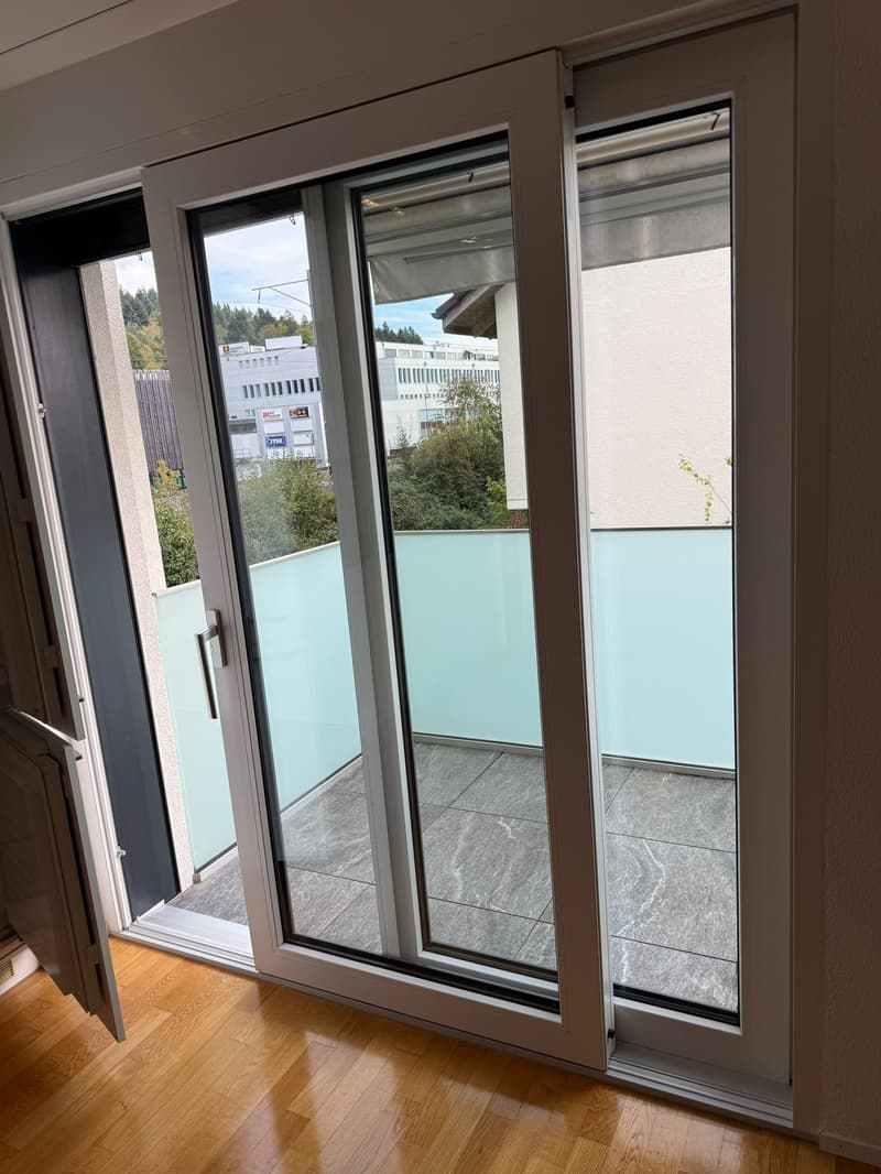 Moderne 1.5-Zimmer-Wohnung mit Balkon in Baden-Dättwil (4)