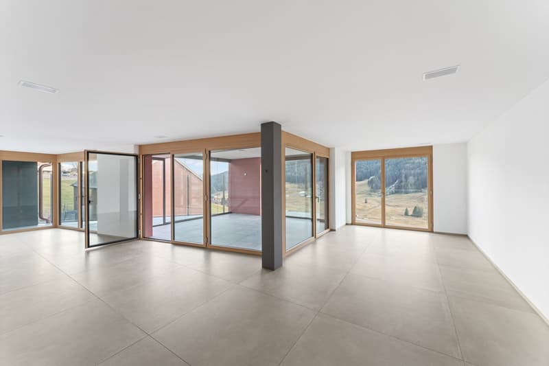 Commercial Space for Work Exhibition Shop (7)