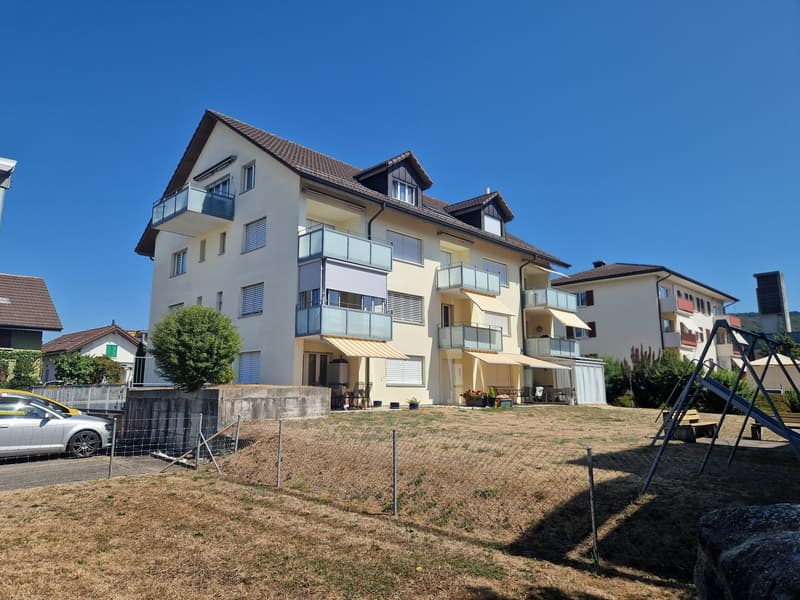 Helle 3.5-Zimmer-Wohnung mit Balkon und Tiefgaragenplatz mit CHF 125.00/Monat (2)