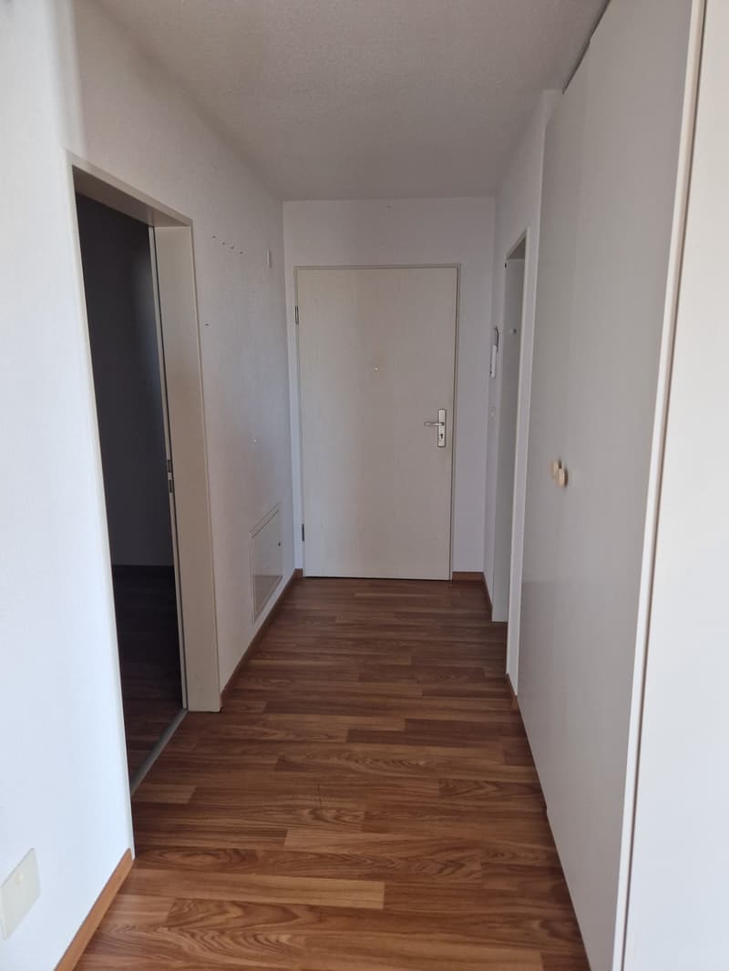 Helle 3.5-Zimmer-Wohnung mit Balkon und Tiefgaragenplatz mit CHF 125.00/Monat (5)