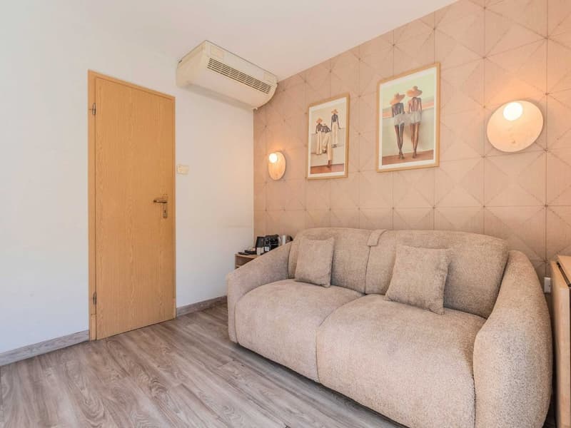 Charming Renovated Studio with Balcony in the Heart of Geneva – Rue Sismondi (23)