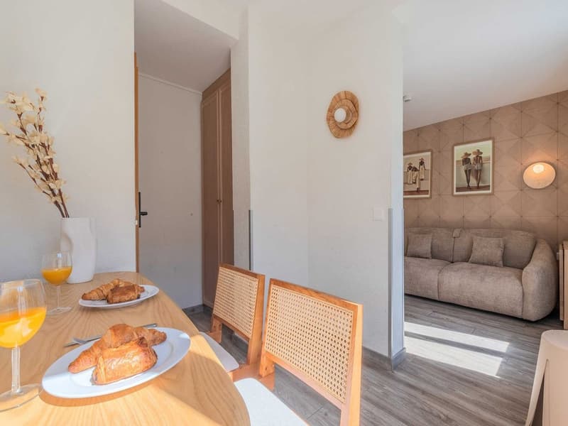 Charming Renovated Studio with Balcony in the Heart of Geneva – Rue Sismondi (22)