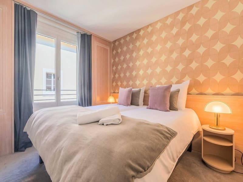 Charming Renovated Studio with Balcony in the Heart of Geneva – Rue Sismondi (12)