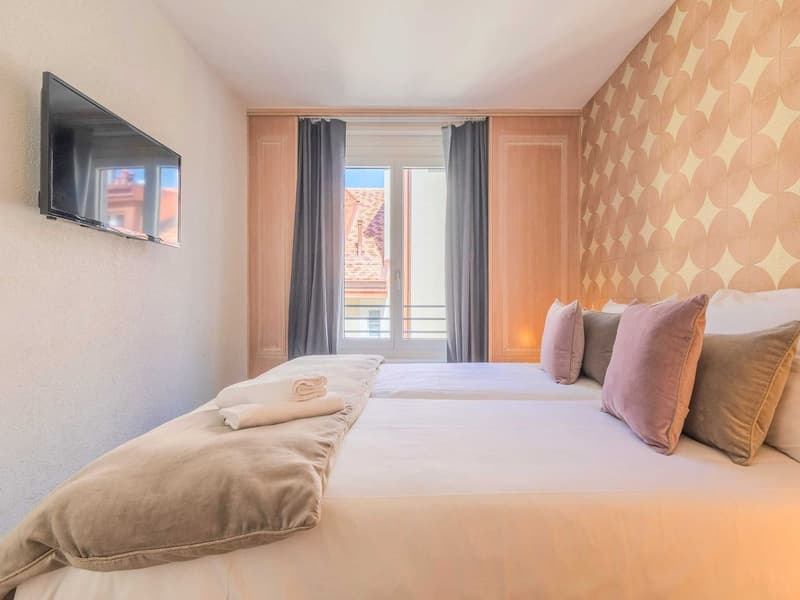 Charming Renovated Studio with Balcony in the Heart of Geneva – Rue Sismondi (11)