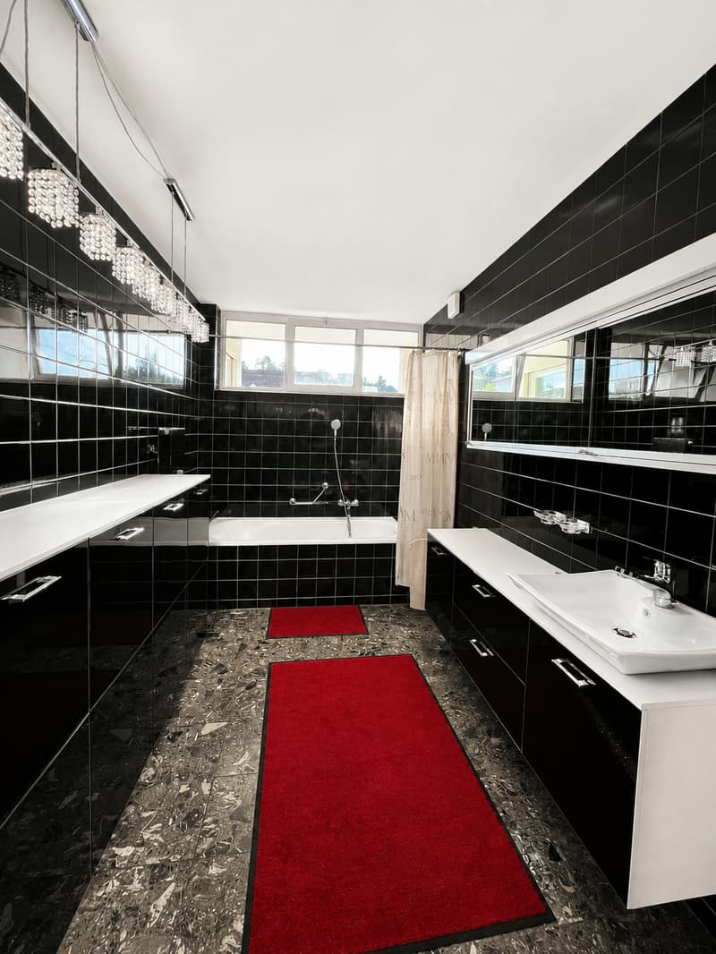 Spacious 5.5-room apartment on the top floor – quiet in the center of Bottmingen (6)
