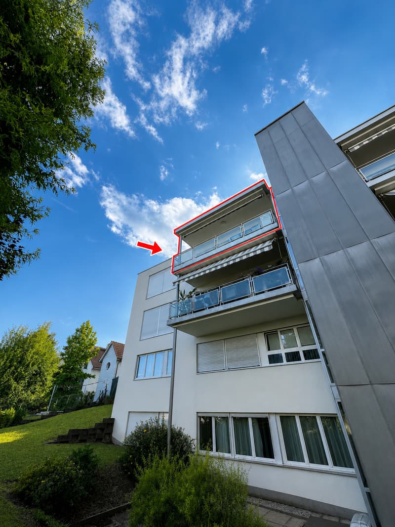 Spacious 5.5-room apartment on the top floor – quiet in the center of Bottmingen (4)
