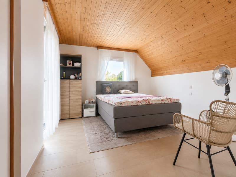 Freistehendes 6.5-Zimmer-Einfamilienhaus in Oberwil BL mit grossem Garten (15)