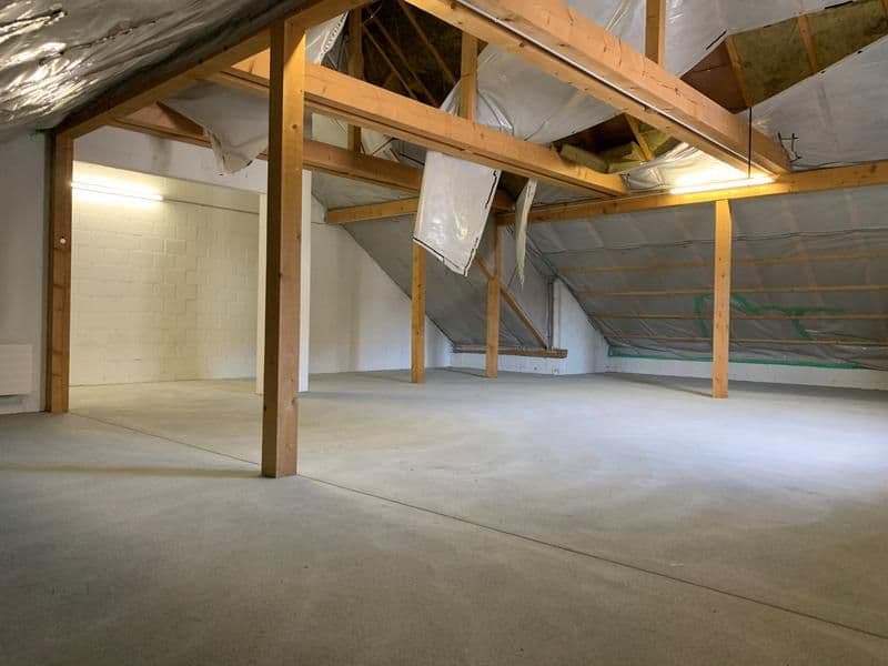 Grosszügiger Estrich in Embrach zu vermieten (5)