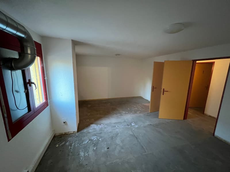 Spazio commerciale attraente in affitto a Lausen (12)