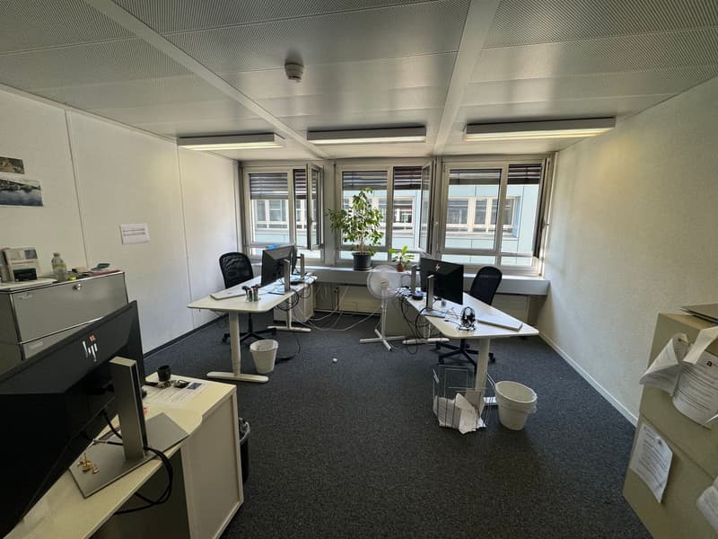 Espace de bureau et commercial central avec vue sur l'Aare (17)