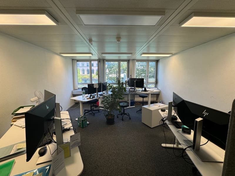 Espace de bureau et commercial central avec vue sur l'Aare (14)