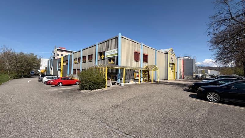Spazio di stoccaggio centrale in affitto nella zona industriale di Burgdorf (2)