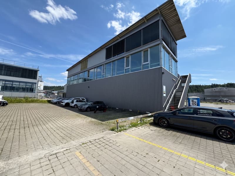 Ampio spazio per uffici e attività commerciali in affitto nella zona industriale di Schaffhausen (2)