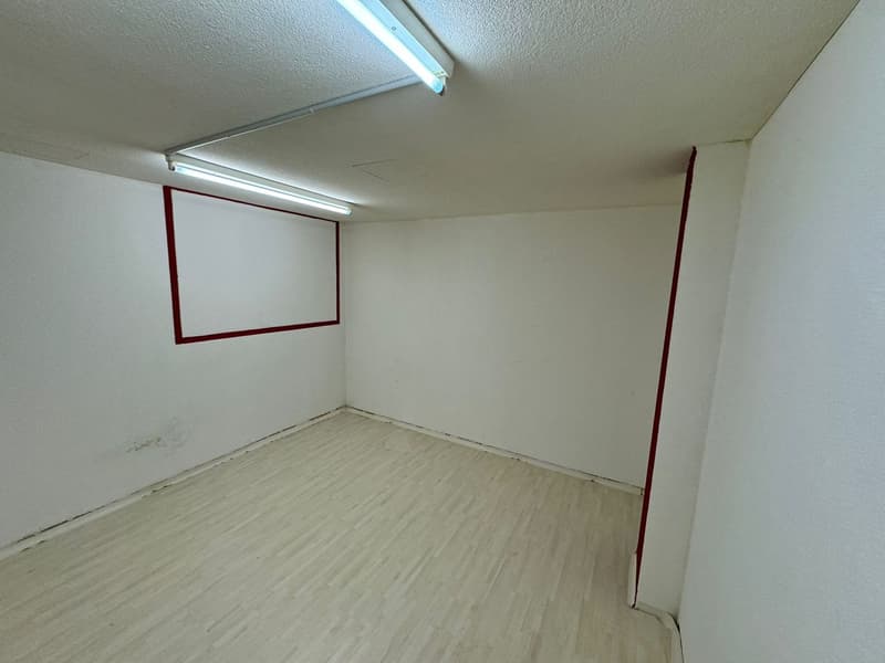 Espace commercial spacieux à louer à Lausen (3)