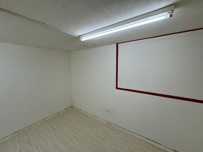 Espace commercial spacieux à louer à Lausen (6)