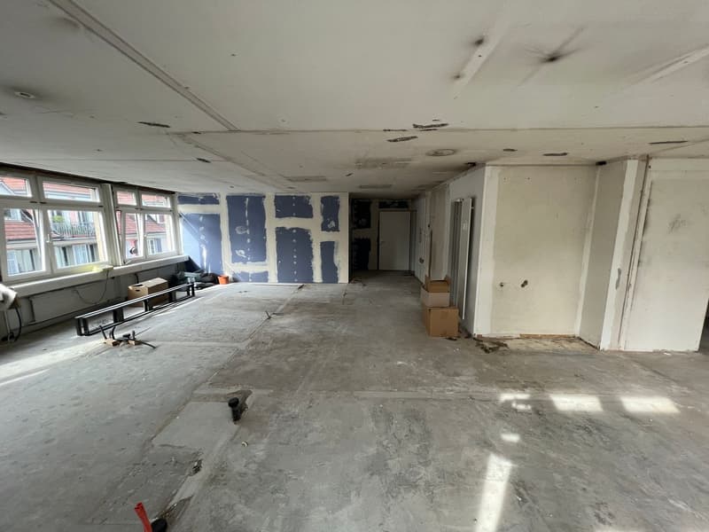 Spazio ufficio e commerciale centrale in costruzione grezza in affitto (4)