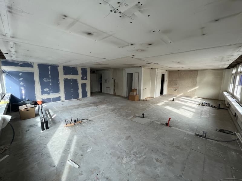 Spazio ufficio e commerciale centrale in costruzione grezza in affitto (3)