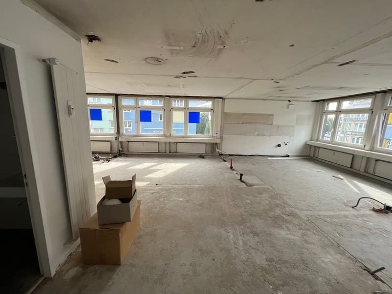 Spazio ufficio e commerciale centrale in costruzione grezza in affitto (8)