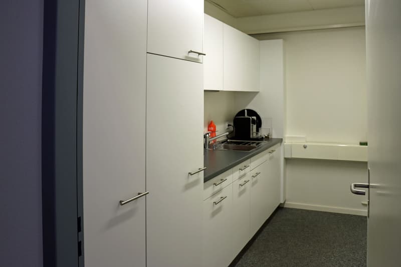 Ampio ufficio e spazio commerciale nel cuore di Liestal (6)